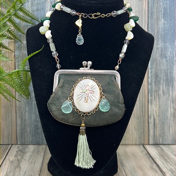 🌟👑Adorned Crown Artisan Assemblage leather pouch cross green treasure necklace - Picture 1 of 13